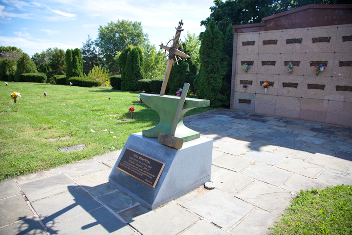 Highland Memorial Park